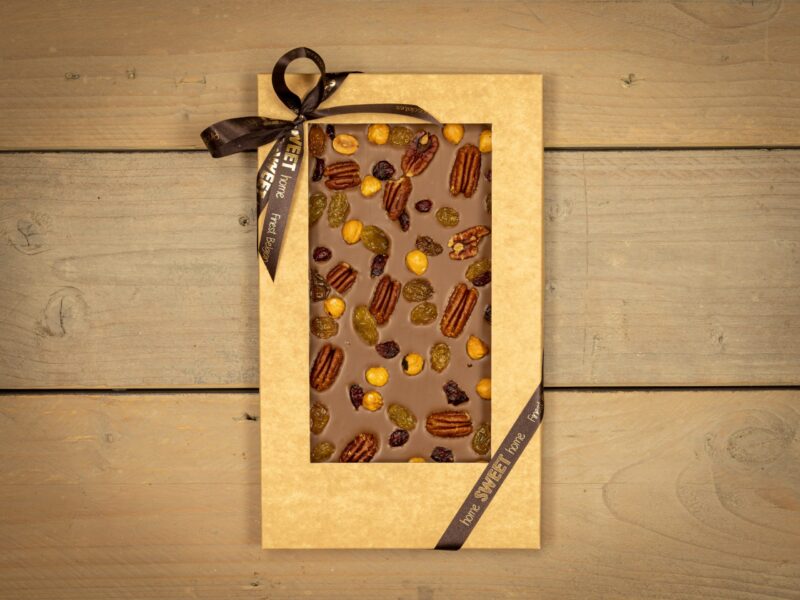 Melkchocoladetablet met studentenhaver